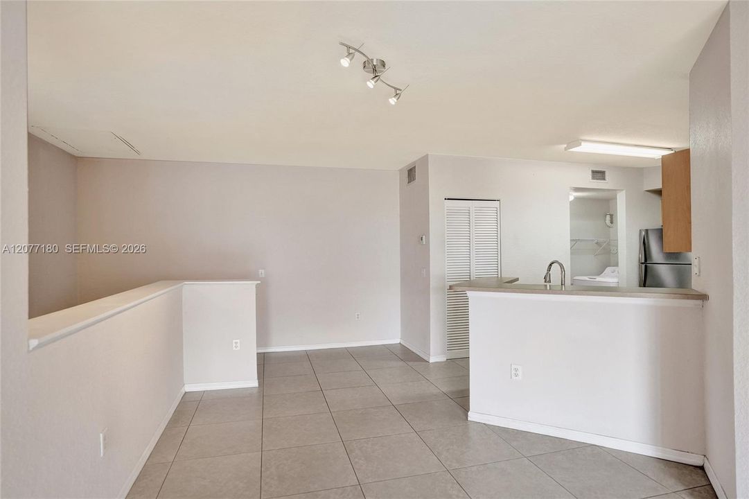 En Venta: $200,000 (1 camas, 1 baños, 878 Pies cuadrados)