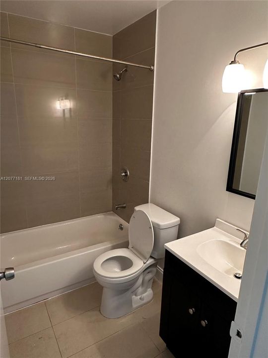 For Rent: $2,000 (2 beds, 2 baths, 965 Square Feet)