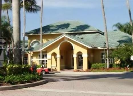 For Rent: $1,550 (1 beds, 1 baths, 633 Square Feet)
