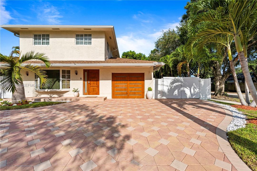На продажу: $849,000 (3 спален, 3 ванн, 1972 Квадратных фут)
