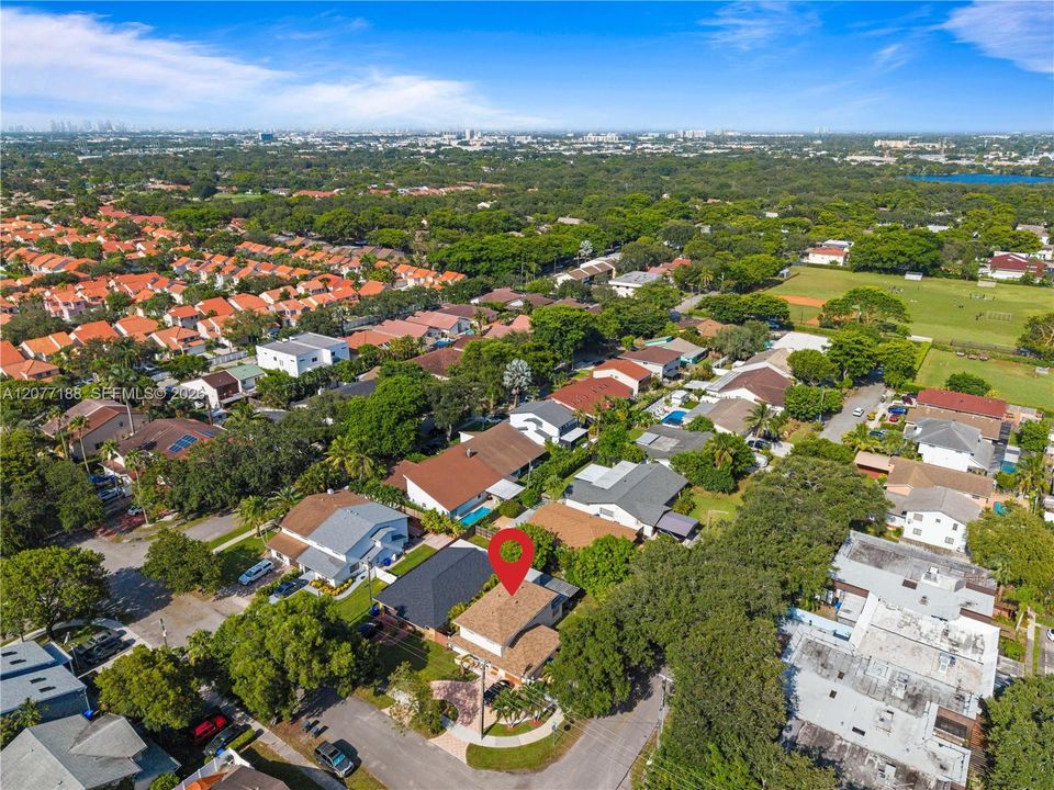 На продажу: $849,000 (3 спален, 3 ванн, 1972 Квадратных фут)