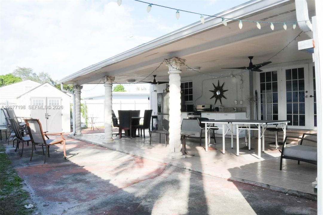 En Venta: $599,999 (4 camas, 3 baños, 1718 Pies cuadrados)