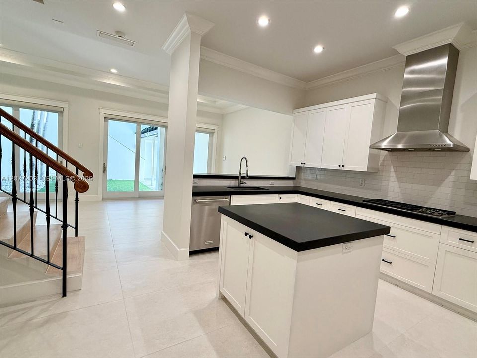 For Rent: $15,000 (4 beds, 4 baths, 2764 Square Feet)