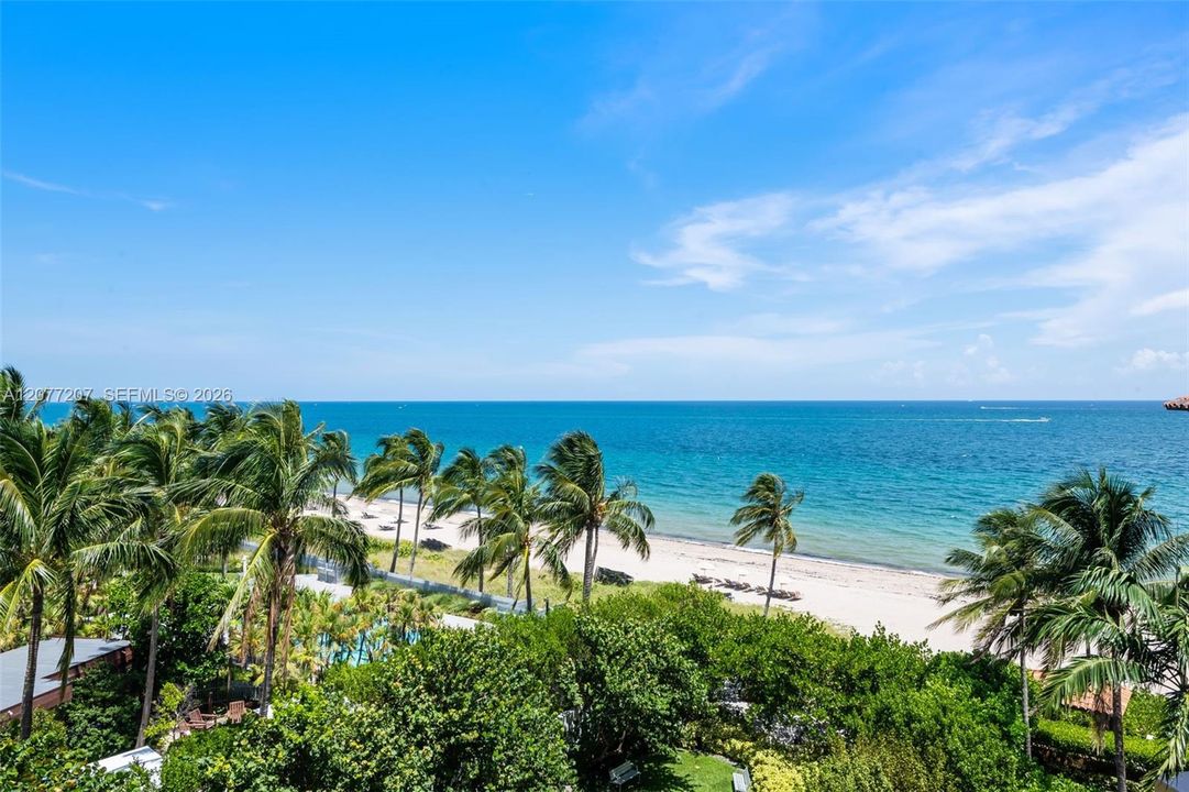 En Venta: $1,895,000 (3 camas, 3 baños, 3205 Pies cuadrados)