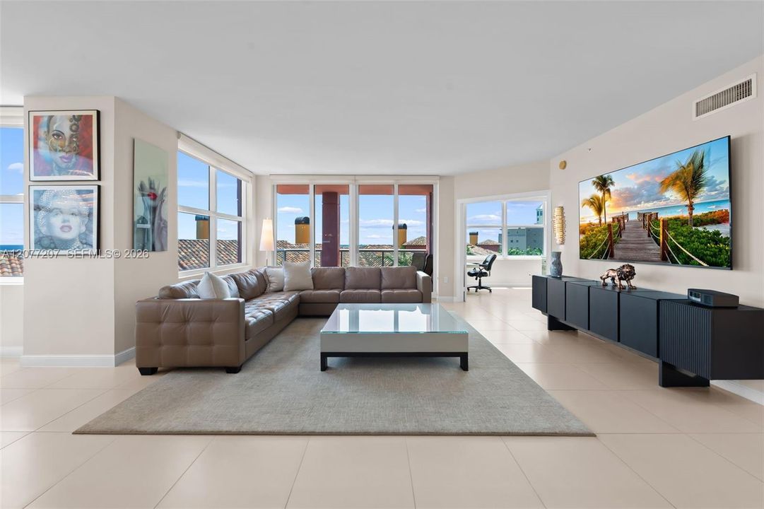 En Venta: $1,895,000 (3 camas, 3 baños, 3205 Pies cuadrados)