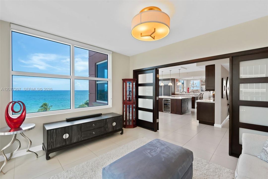 En Venta: $1,895,000 (3 camas, 3 baños, 3205 Pies cuadrados)