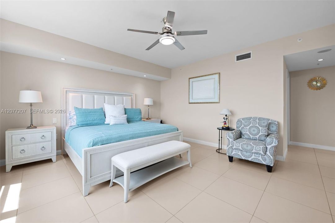 En Venta: $1,895,000 (3 camas, 3 baños, 3205 Pies cuadrados)