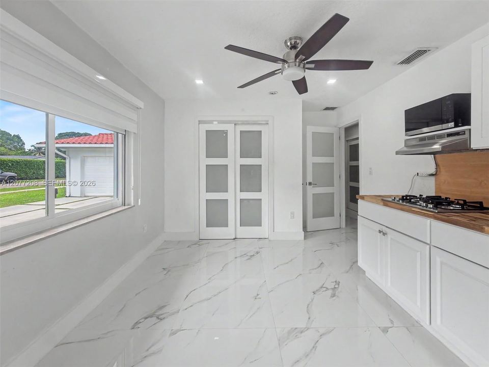 For Sale: $1,069,000 (4 beds, 2 baths, 1716 Square Feet)