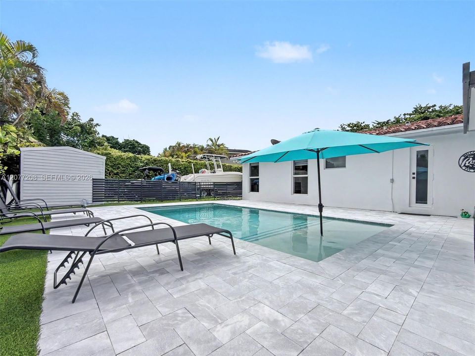 For Sale: $1,069,000 (4 beds, 2 baths, 1716 Square Feet)