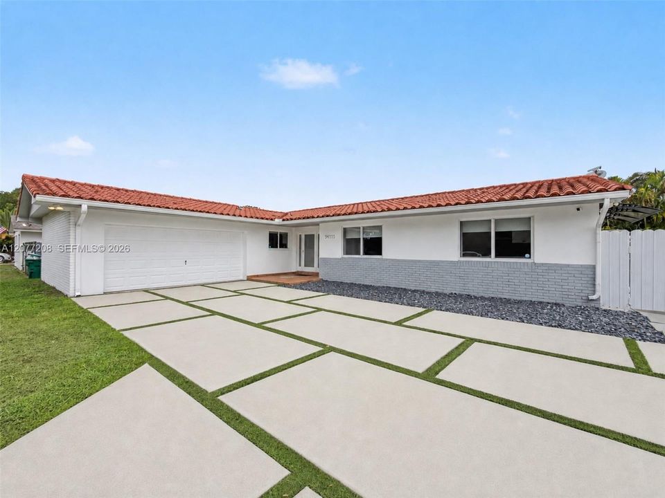 For Sale: $1,069,000 (4 beds, 2 baths, 1716 Square Feet)
