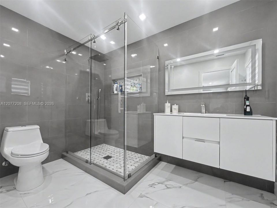 For Sale: $1,069,000 (4 beds, 2 baths, 1716 Square Feet)