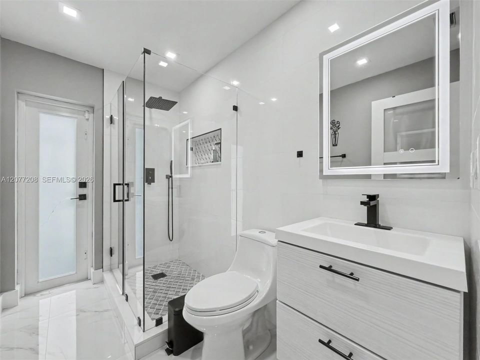 For Sale: $1,069,000 (4 beds, 2 baths, 1716 Square Feet)