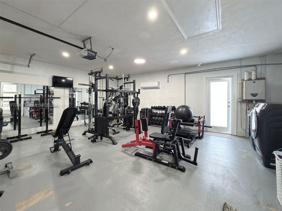 For Sale: $1,069,000 (4 beds, 2 baths, 1716 Square Feet)