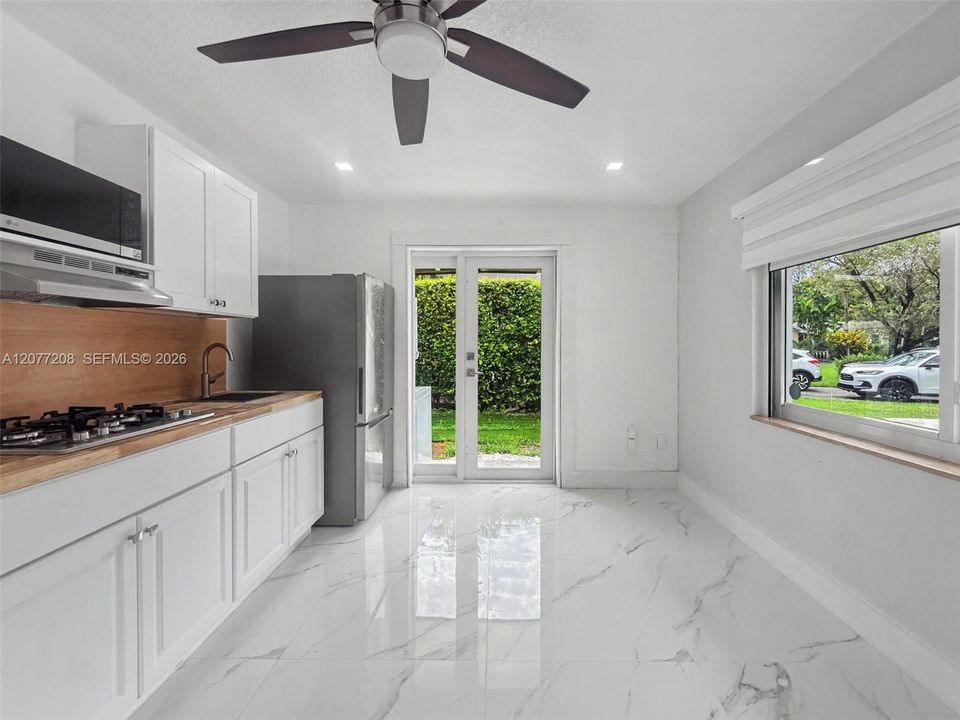 For Sale: $1,069,000 (4 beds, 2 baths, 1716 Square Feet)