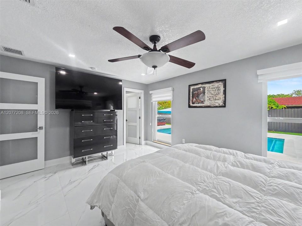 For Sale: $1,069,000 (4 beds, 2 baths, 1716 Square Feet)