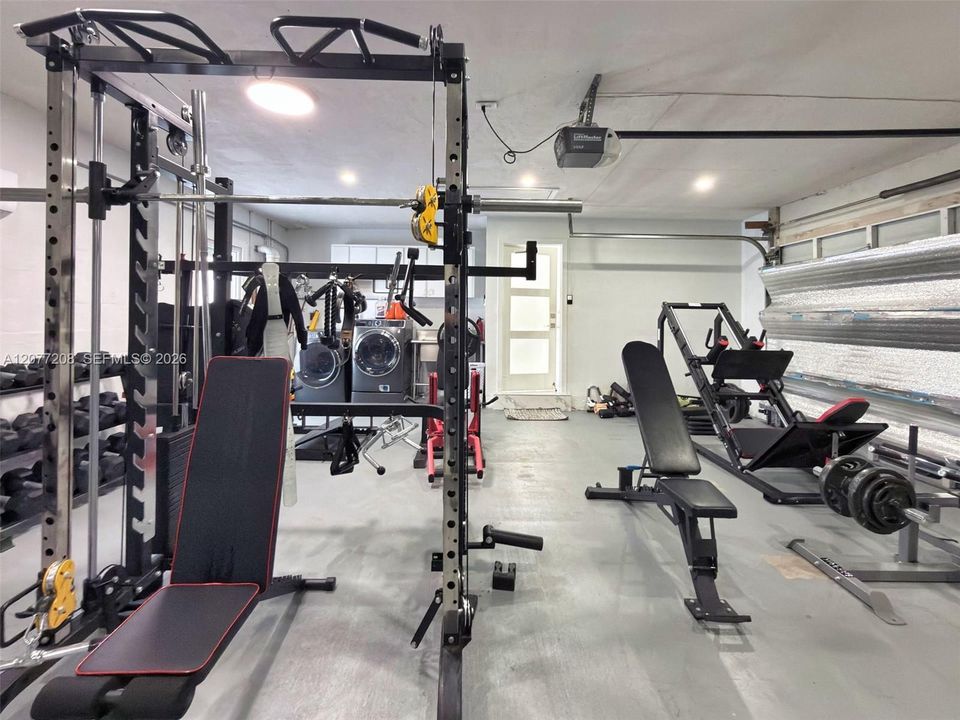 For Sale: $1,069,000 (4 beds, 2 baths, 1716 Square Feet)