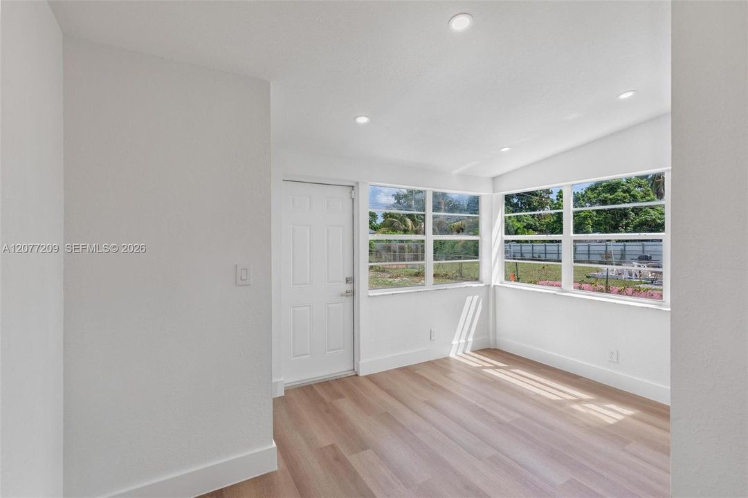 En Venta: $510,000 (3 camas, 2 baños, 1212 Pies cuadrados)