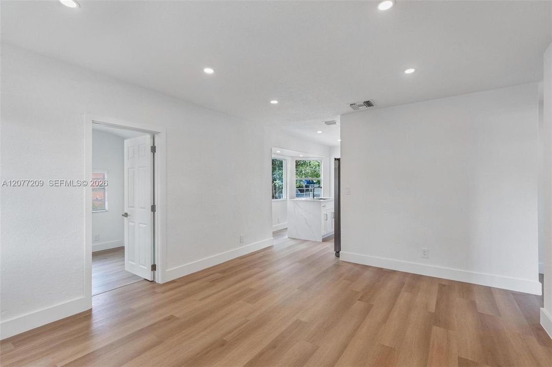 En Venta: $510,000 (3 camas, 2 baños, 1212 Pies cuadrados)
