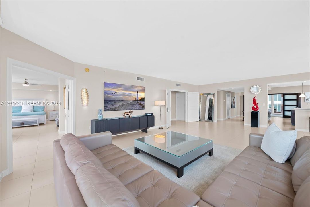 В аренду: $11,500 (3 спален, 3 ванн, 3205 Квадратных фут)