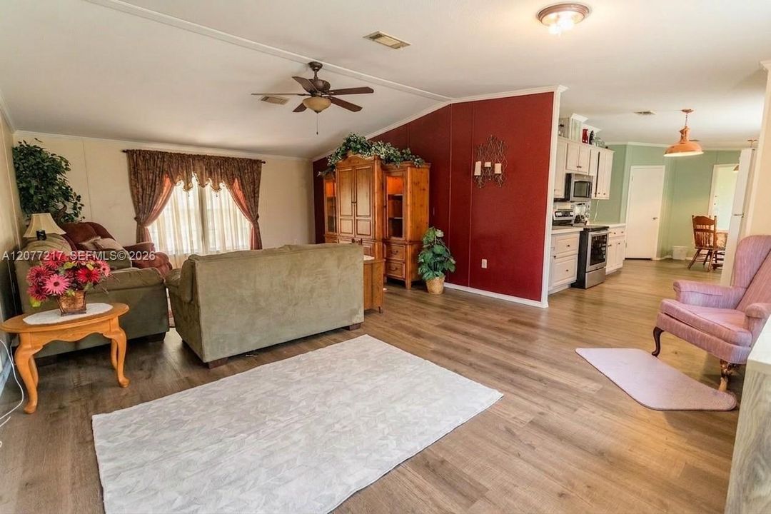 En Venta: $330,000 (3 camas, 2 baños, 1620 Pies cuadrados)