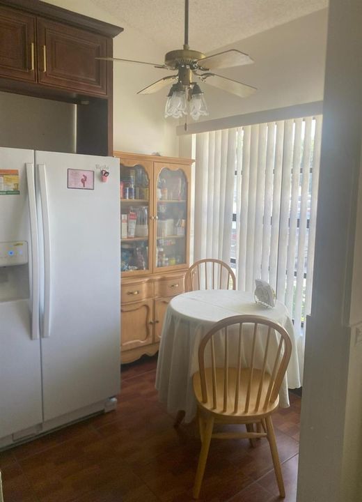 Eat-in Area