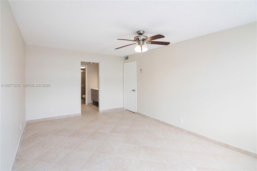 For Rent: $2,495 (2 beds, 2 baths, 1175 Square Feet)