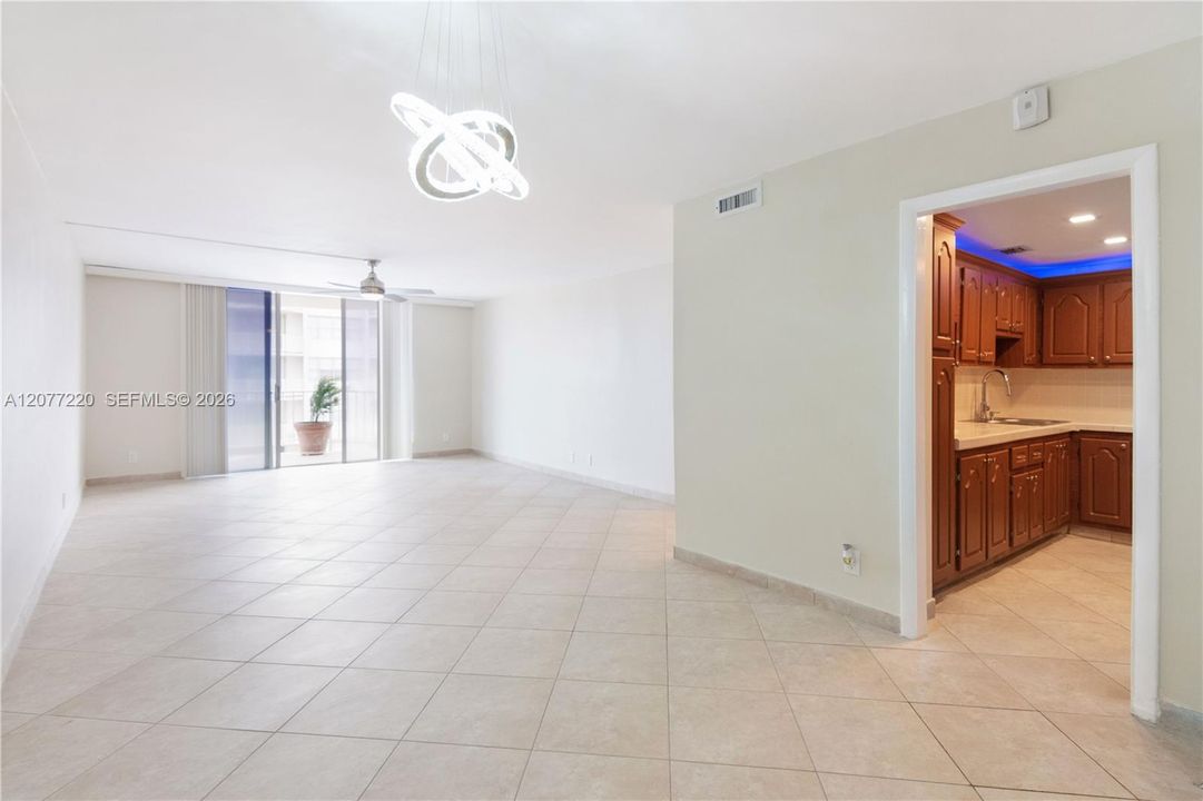 For Rent: $2,495 (2 beds, 2 baths, 1175 Square Feet)