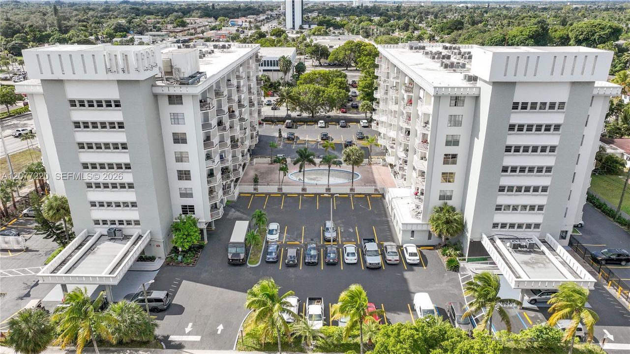 For Rent: $2,495 (2 beds, 2 baths, 1175 Square Feet)