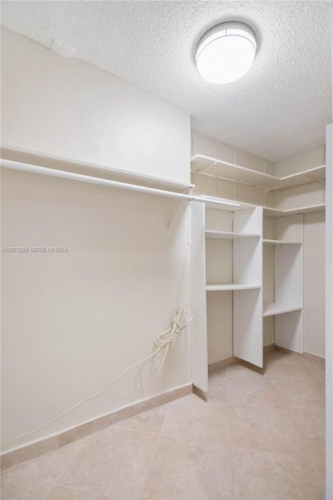For Rent: $2,495 (2 beds, 2 baths, 1175 Square Feet)