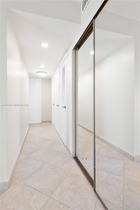 For Rent: $2,495 (2 beds, 2 baths, 1175 Square Feet)