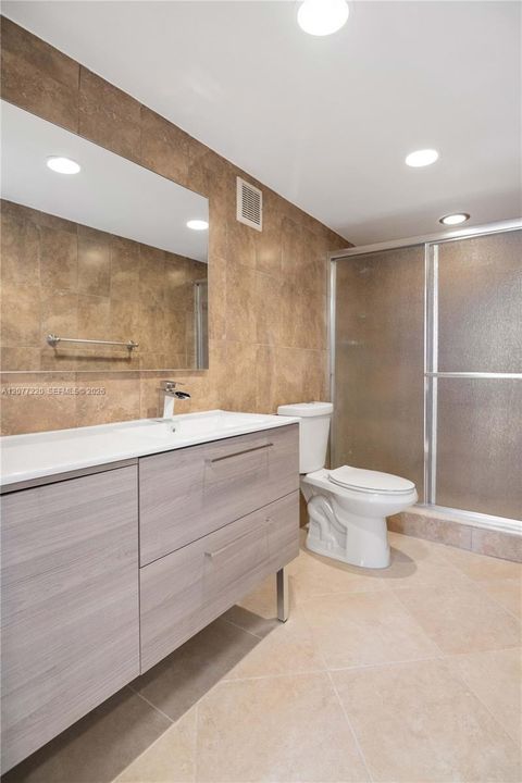 For Rent: $2,495 (2 beds, 2 baths, 1175 Square Feet)
