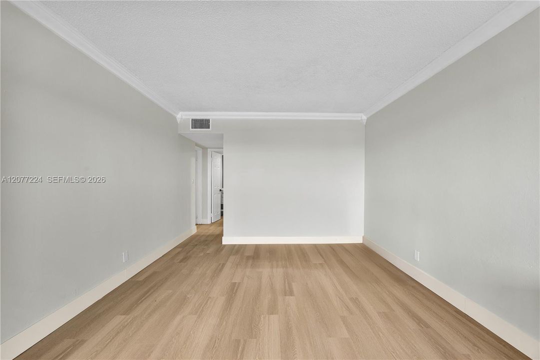 For Rent: $1,900 (2 beds, 2 baths, 1105 Square Feet)