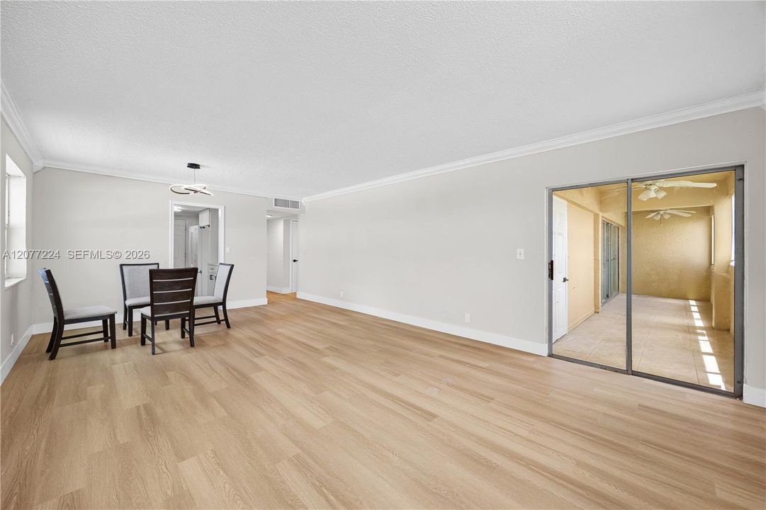 For Rent: $1,900 (2 beds, 2 baths, 1105 Square Feet)