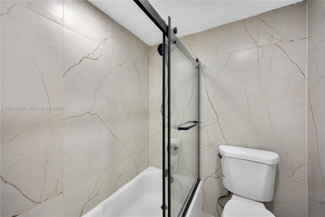 For Rent: $1,900 (2 beds, 2 baths, 1105 Square Feet)