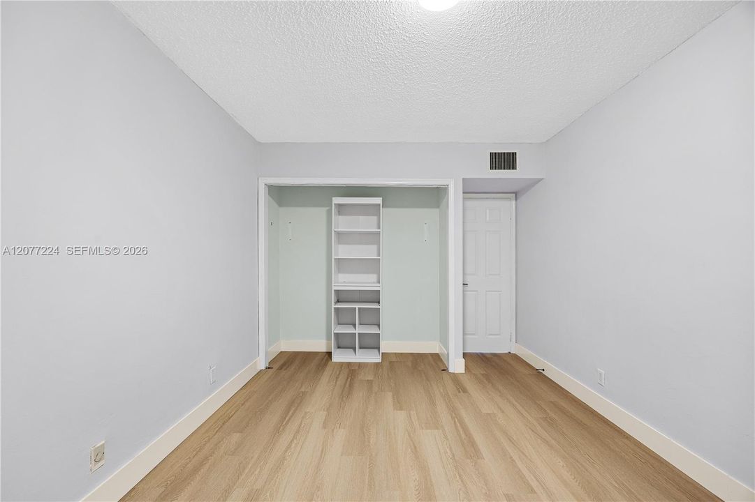 For Rent: $1,900 (2 beds, 2 baths, 1105 Square Feet)