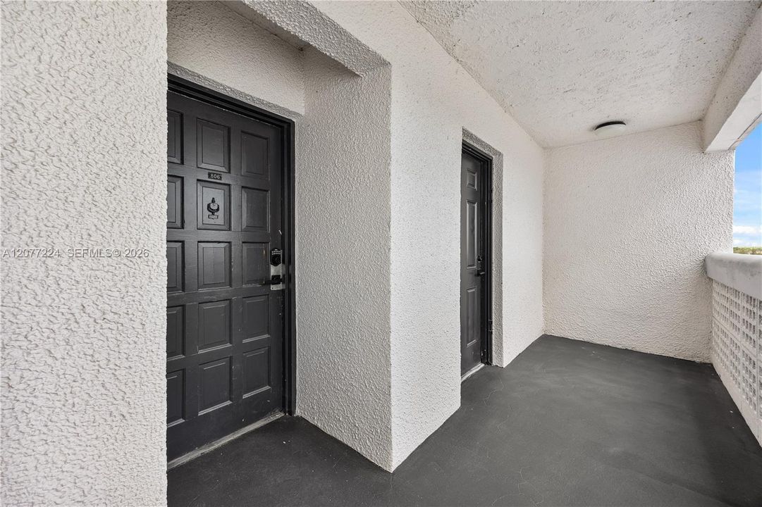 For Rent: $1,900 (2 beds, 2 baths, 1105 Square Feet)