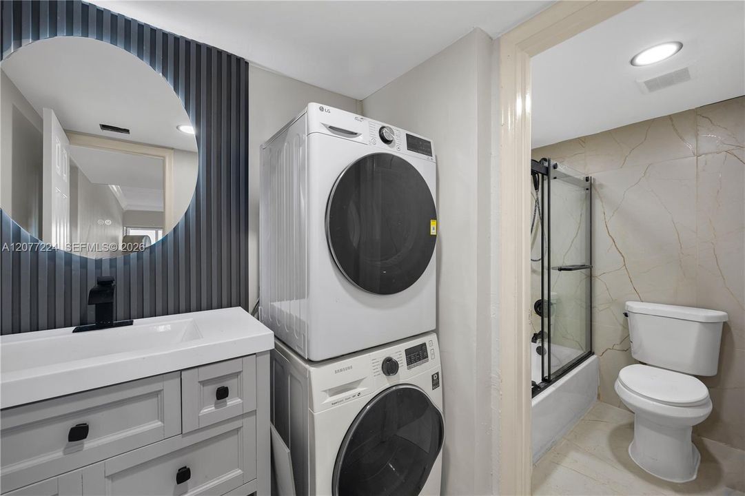 For Rent: $1,900 (2 beds, 2 baths, 1105 Square Feet)