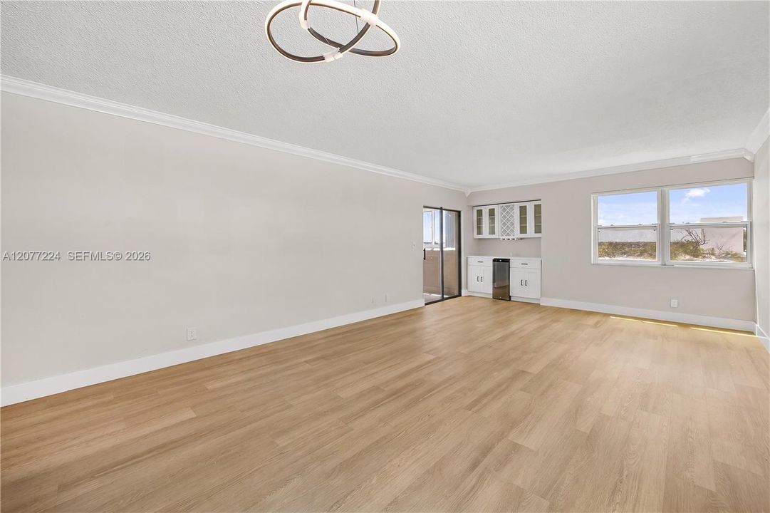 For Rent: $1,900 (2 beds, 2 baths, 1105 Square Feet)