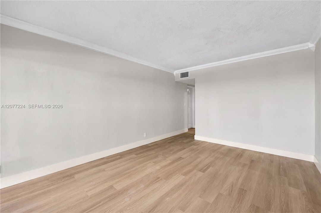For Rent: $1,900 (2 beds, 2 baths, 1105 Square Feet)