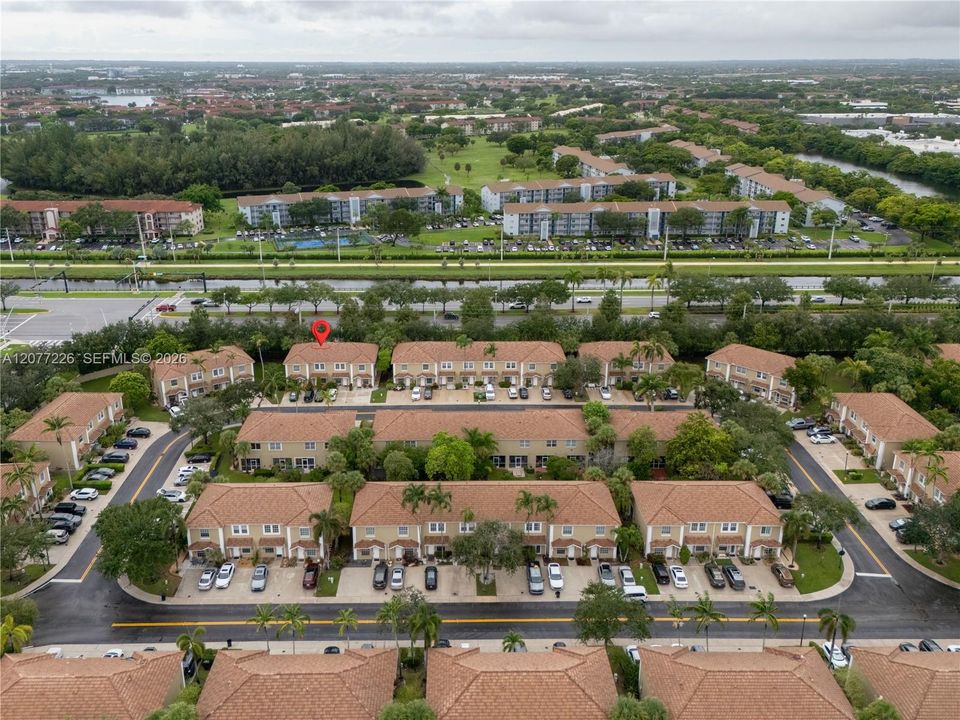 На продажу: $425,000 (2 спален, 2 ванн, 1024 Квадратных фут)