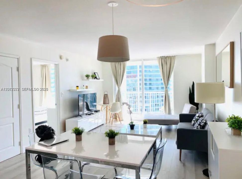 В аренду: $2,900 (1 спален, 1 ванн, 740 Квадратных фут)