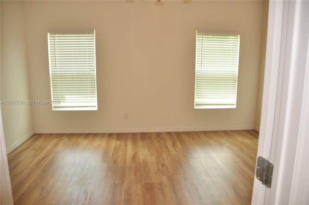 В аренду: $2,450 (4 спален, 2 ванн, 1730 Квадратных фут)
