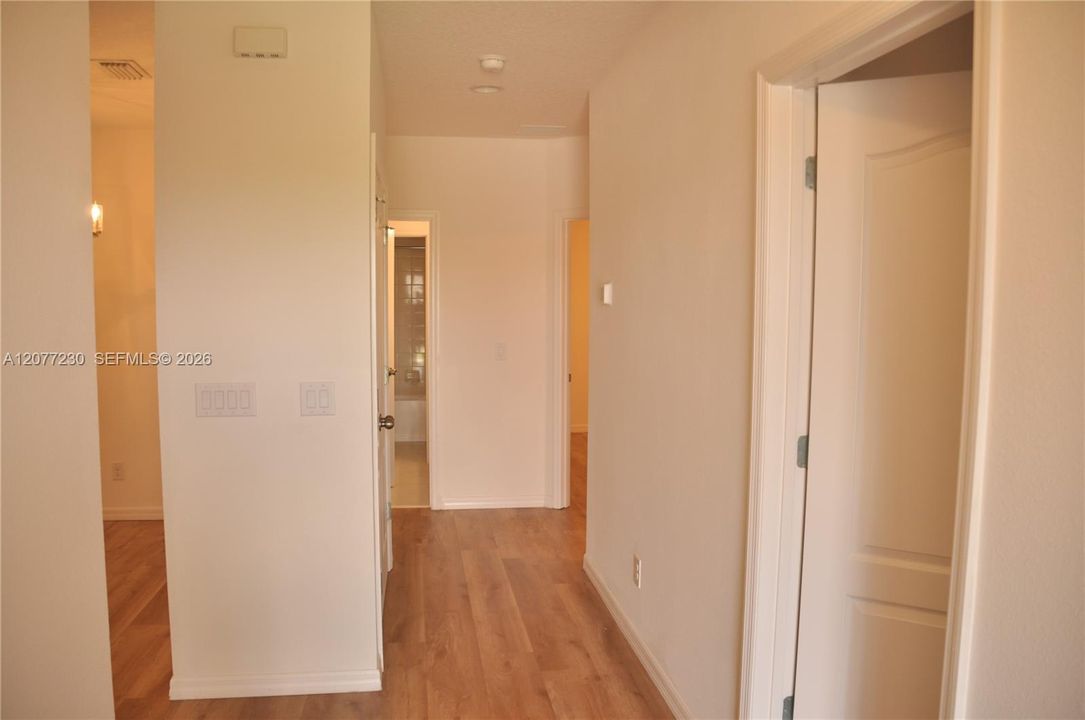В аренду: $2,450 (4 спален, 2 ванн, 1730 Квадратных фут)