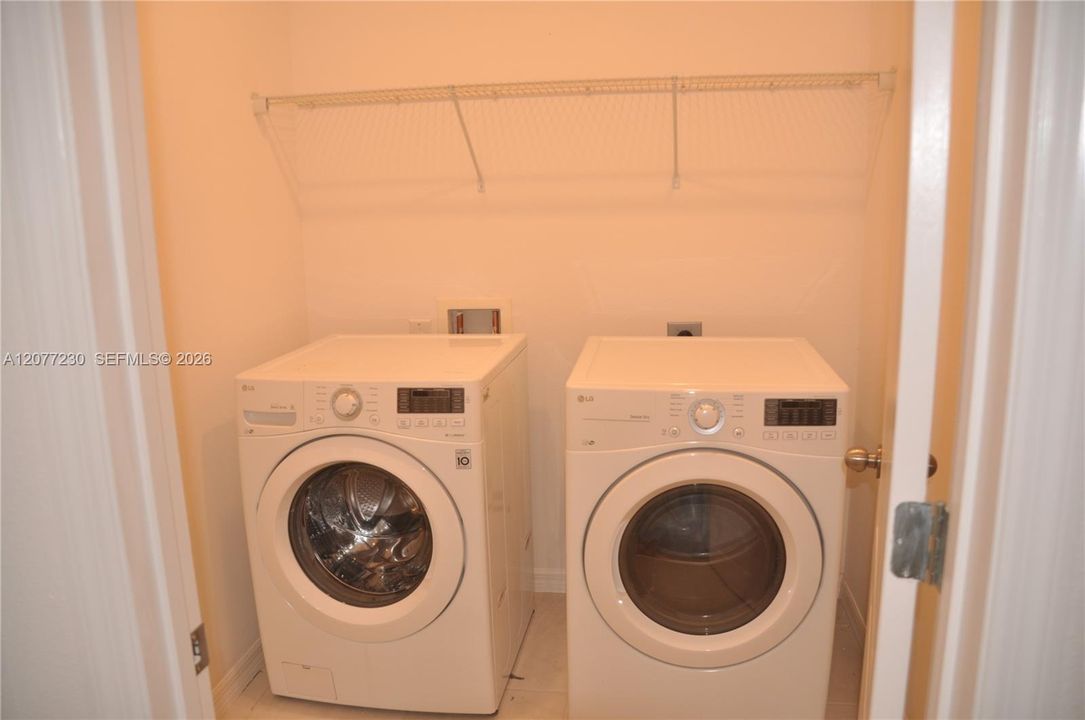 В аренду: $2,450 (4 спален, 2 ванн, 1730 Квадратных фут)