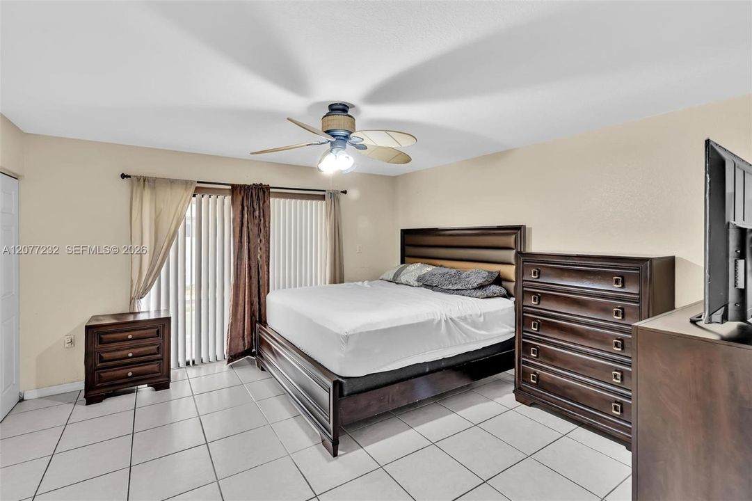 For Sale: $640,000 (3 beds, 2 baths, 1563 Square Feet)