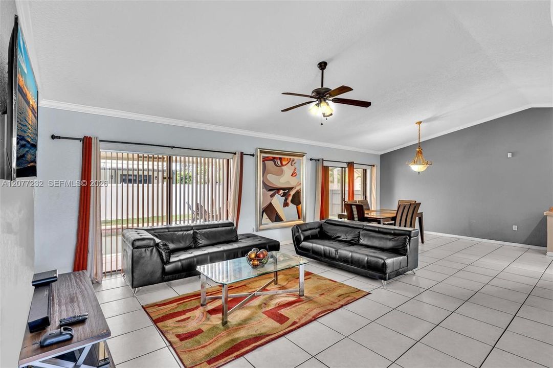 For Sale: $640,000 (3 beds, 2 baths, 1563 Square Feet)