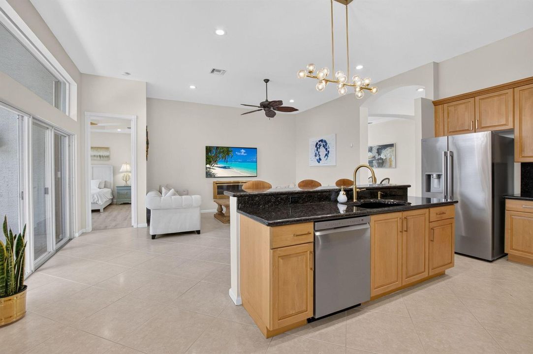 KITCHEN/FAMILY ROOM