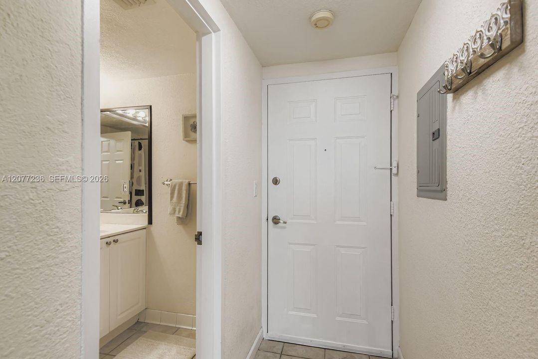 For Rent: $2,150 (0 beds, 1 baths, 486 Square Feet)