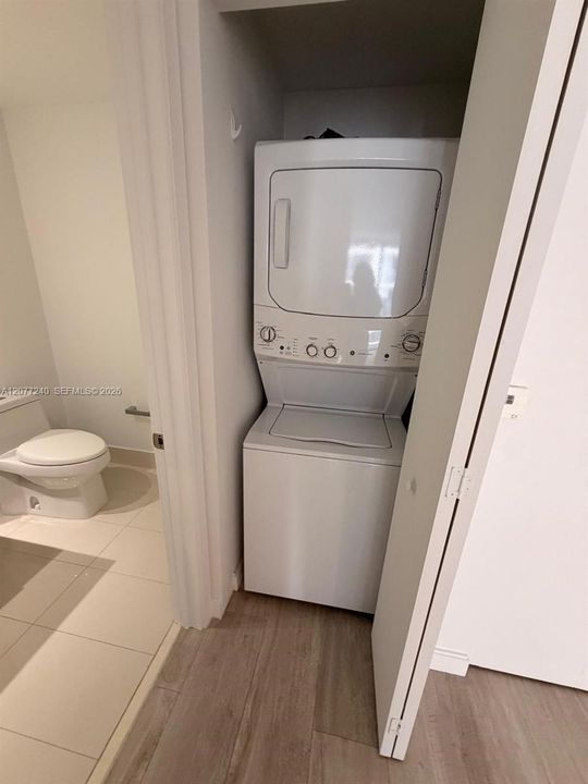 For Rent: $3,400 (1 beds, 1 baths, 684 Square Feet)