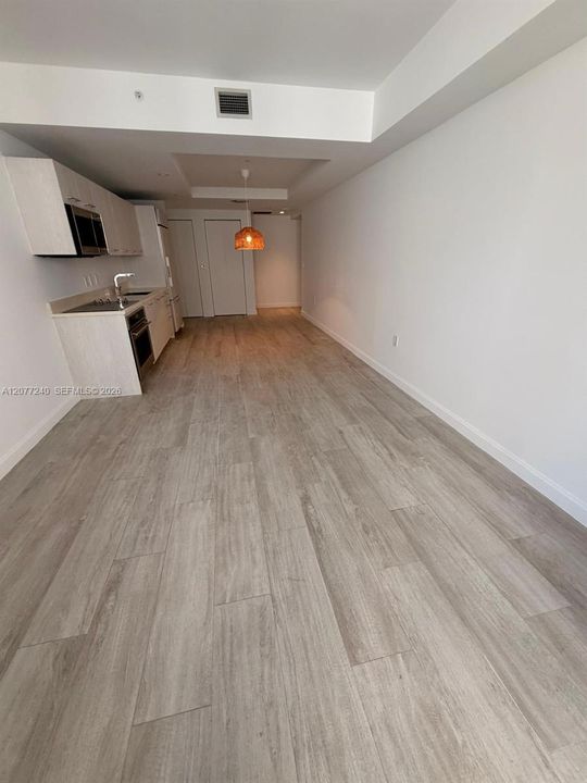 For Rent: $3,400 (1 beds, 1 baths, 684 Square Feet)